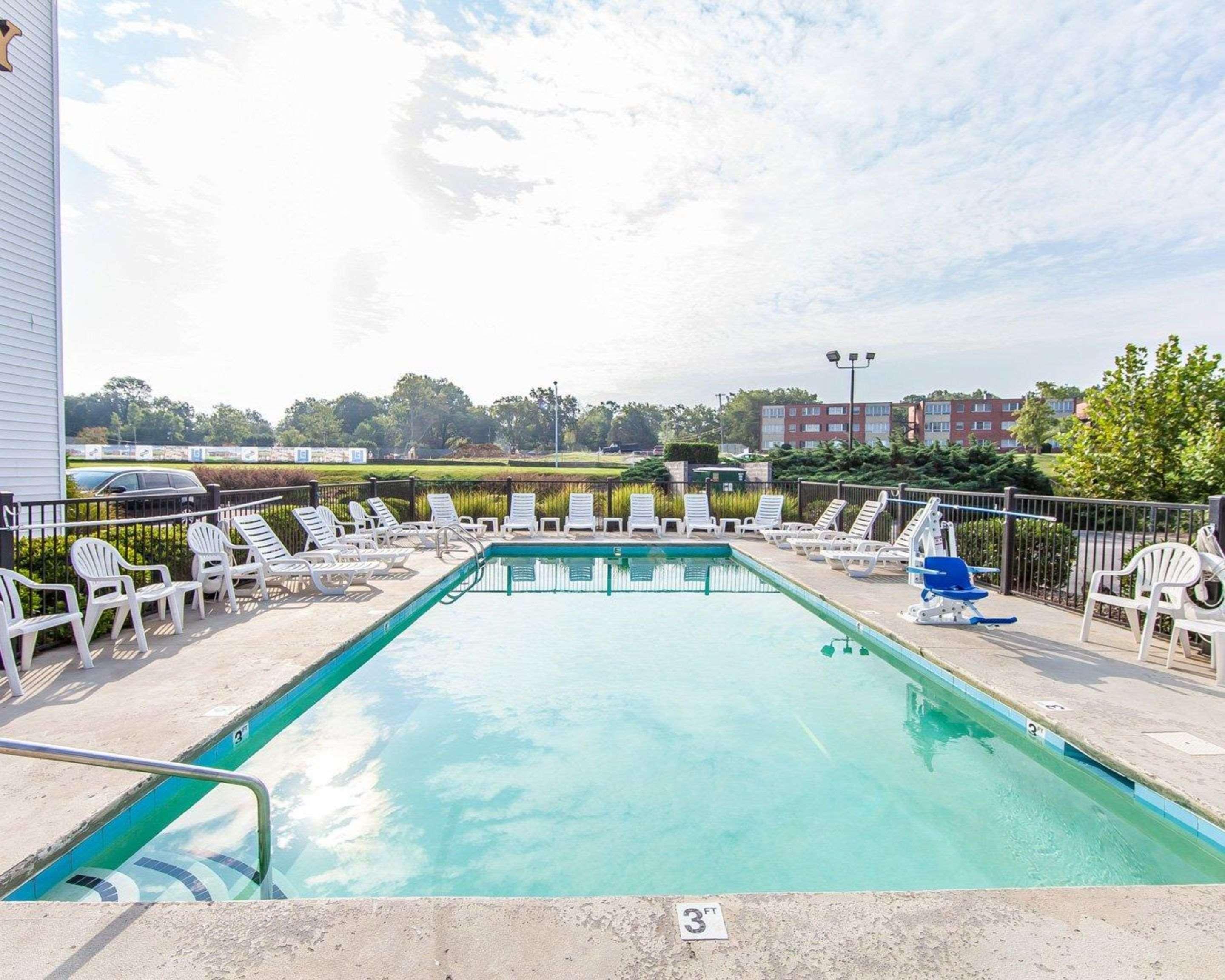 Quality Inn Oak Ridge Bagian luar foto