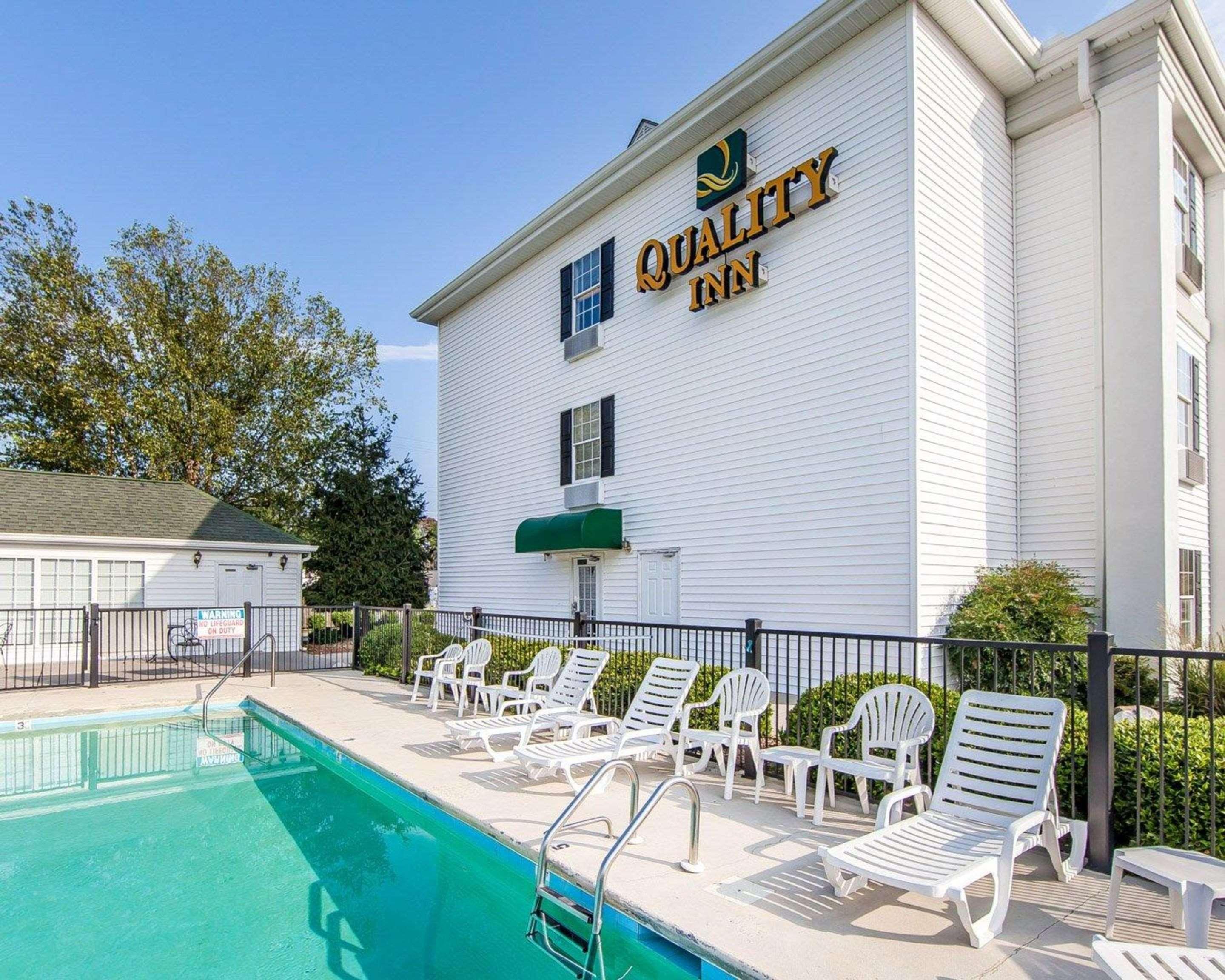 Quality Inn Oak Ridge Bagian luar foto