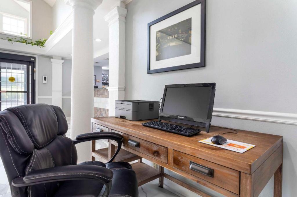 Quality Inn Oak Ridge Bagian luar foto