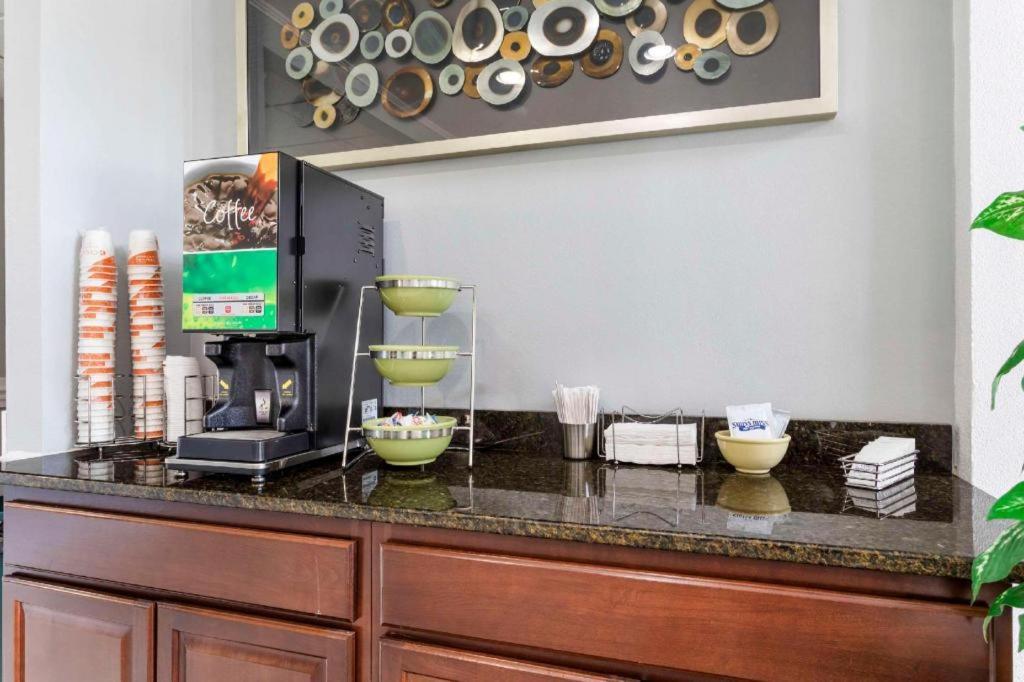 Quality Inn Oak Ridge Bagian luar foto