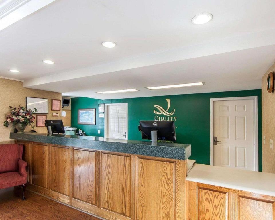 Quality Inn Oak Ridge Bagian luar foto