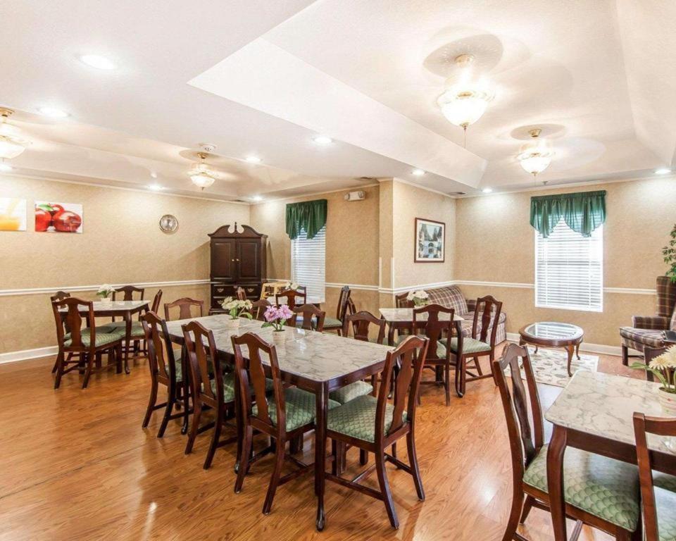 Quality Inn Oak Ridge Bagian luar foto